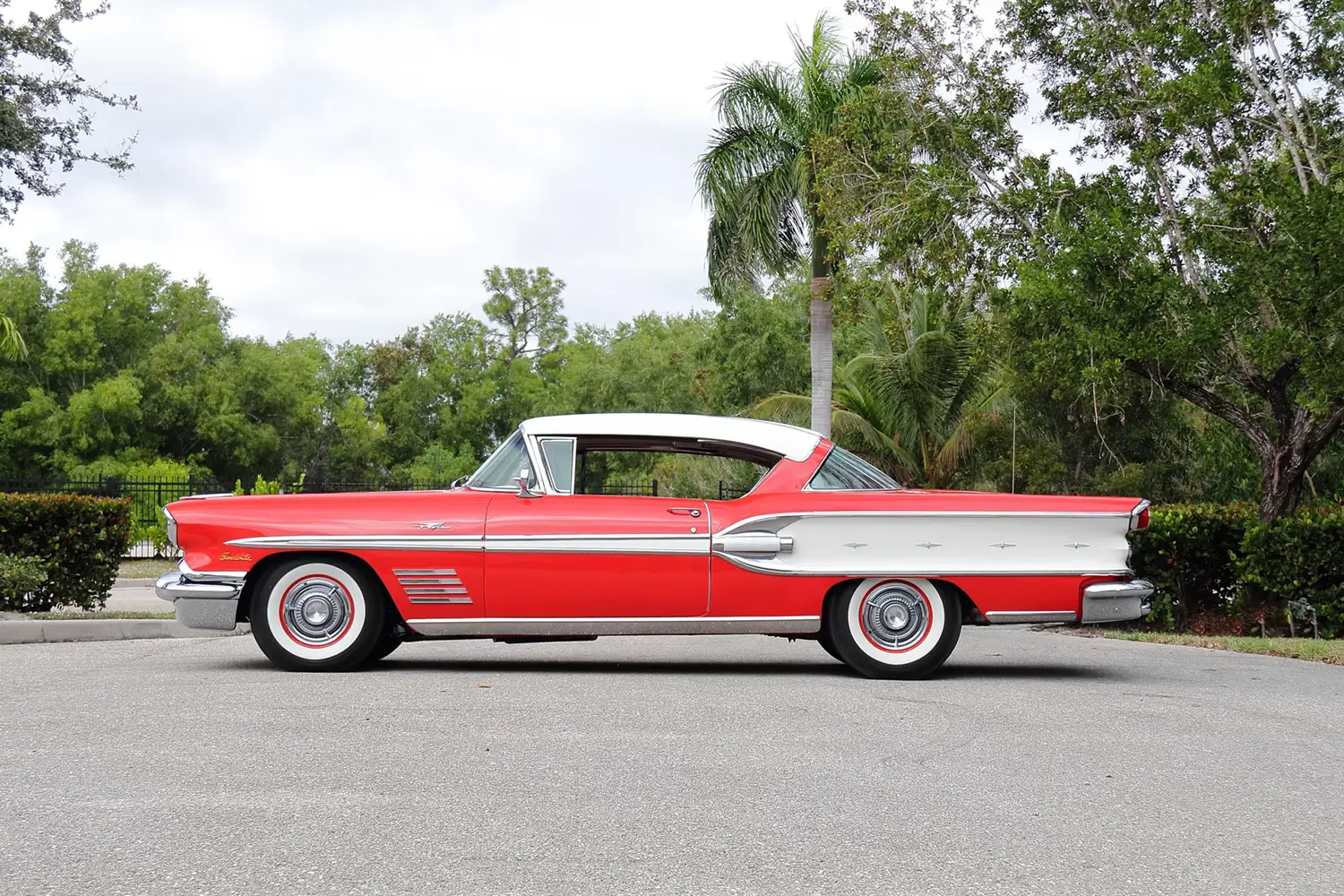 1958 Pontiac Bonneville Hardtop