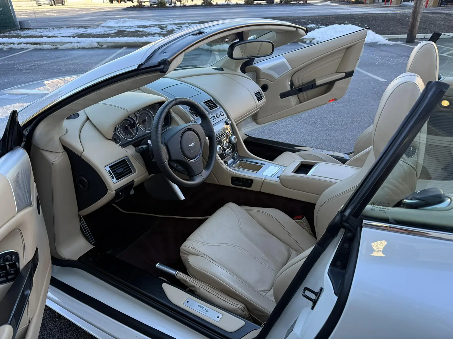 2010 Aston Martin DBS Volante