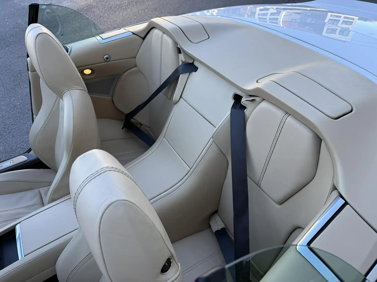 2010 Aston Martin DBS Volante