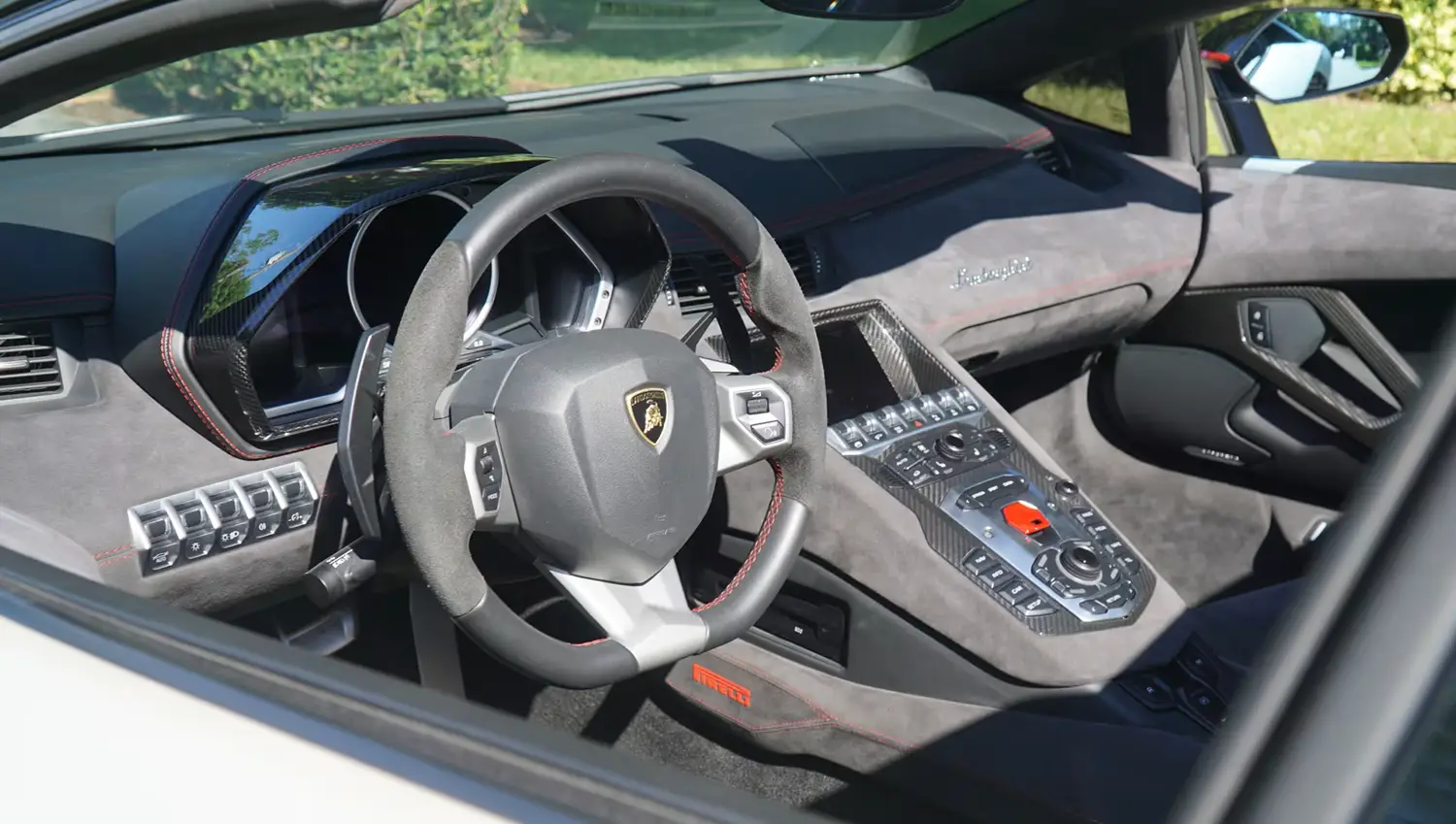 2016 Lamborghini Aventador Pirelli Edition 2016 Lamborghini Aventador Pirelli Edition
