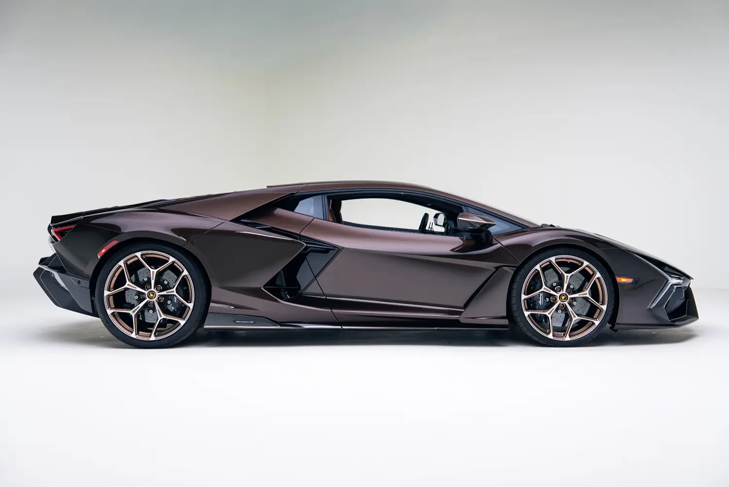 2025 Lamborghini Revuelto
