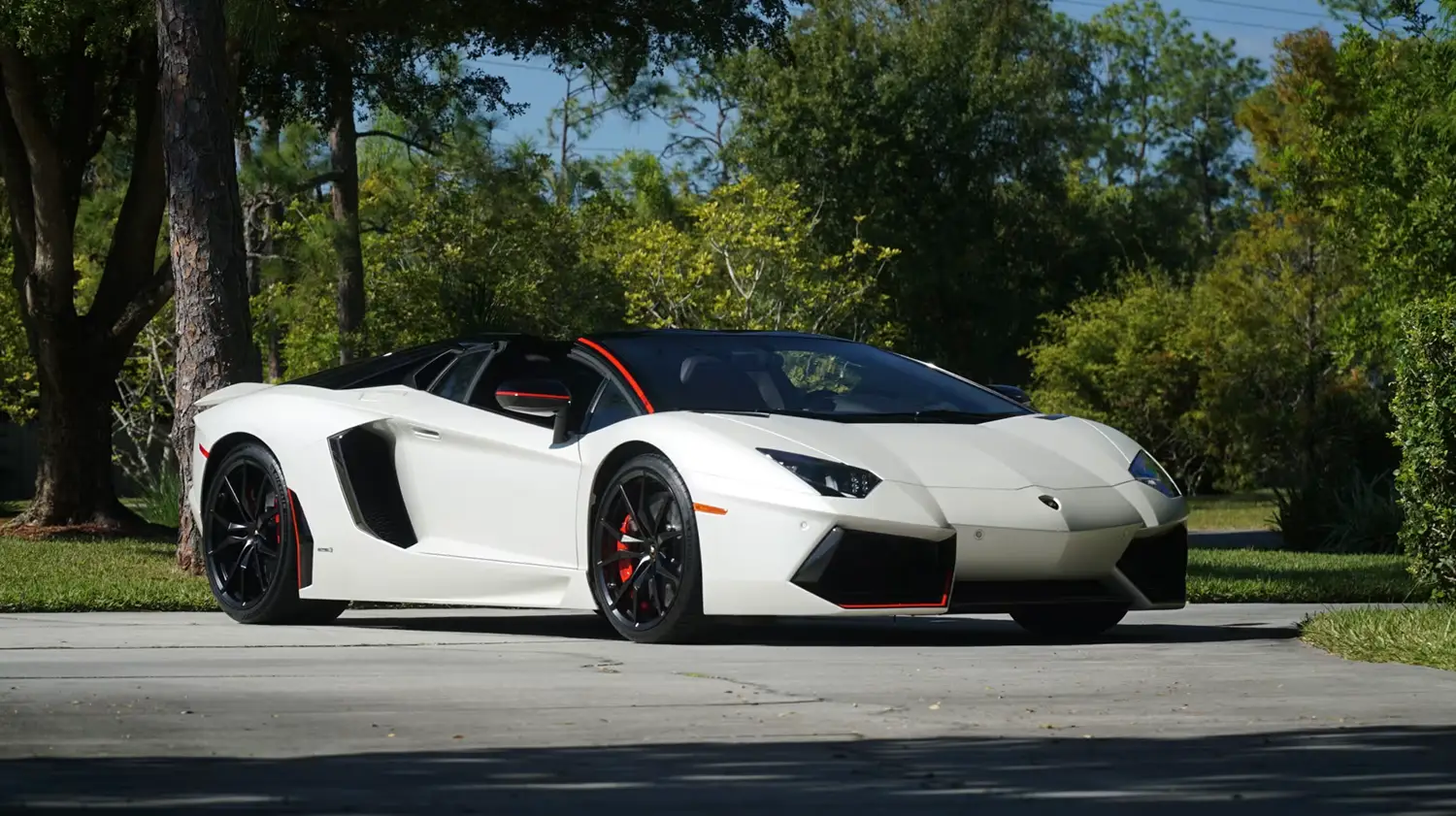 2016 Lamborghini Aventador Pirelli Edition 2016 Lamborghini Aventador Pirelli Edition