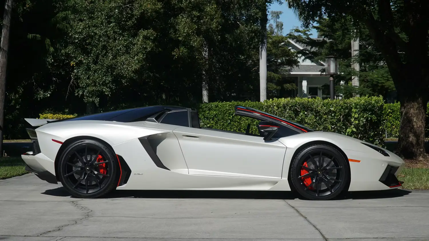 2016 Lamborghini Aventador Pirelli Edition 2016 Lamborghini Aventador Pirelli Edition