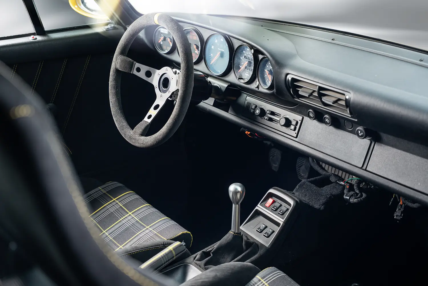 1995 Porsche 911 Carrera 4 Coupe 1995 Porsche 911 Carrera 4 Coupe