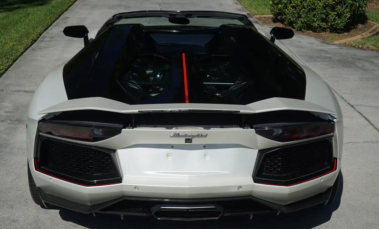 2016 Lamborghini Aventador Pirelli Edition 2016 Lamborghini Aventador Pirelli Edition