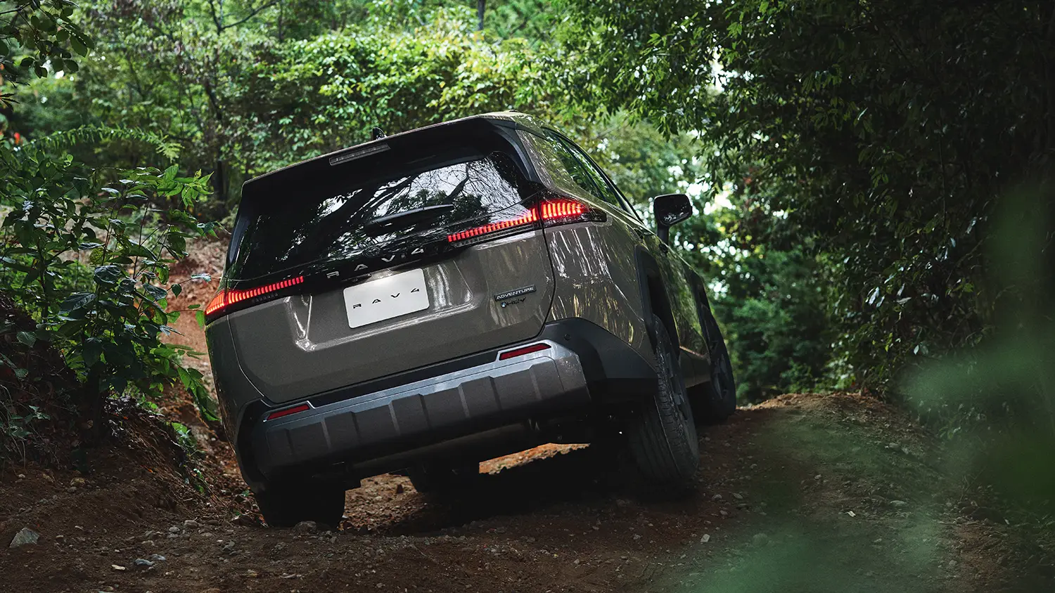 Toyota launches new RAV4 in Japan Toyota launches new RAV4 in Japan