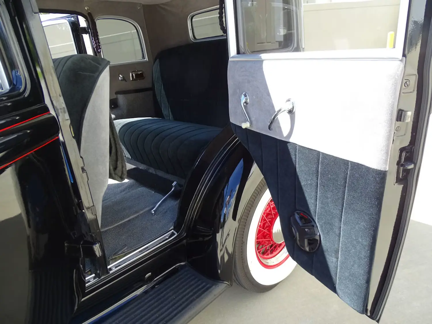 1933 Plymouth PD Custom Sedan