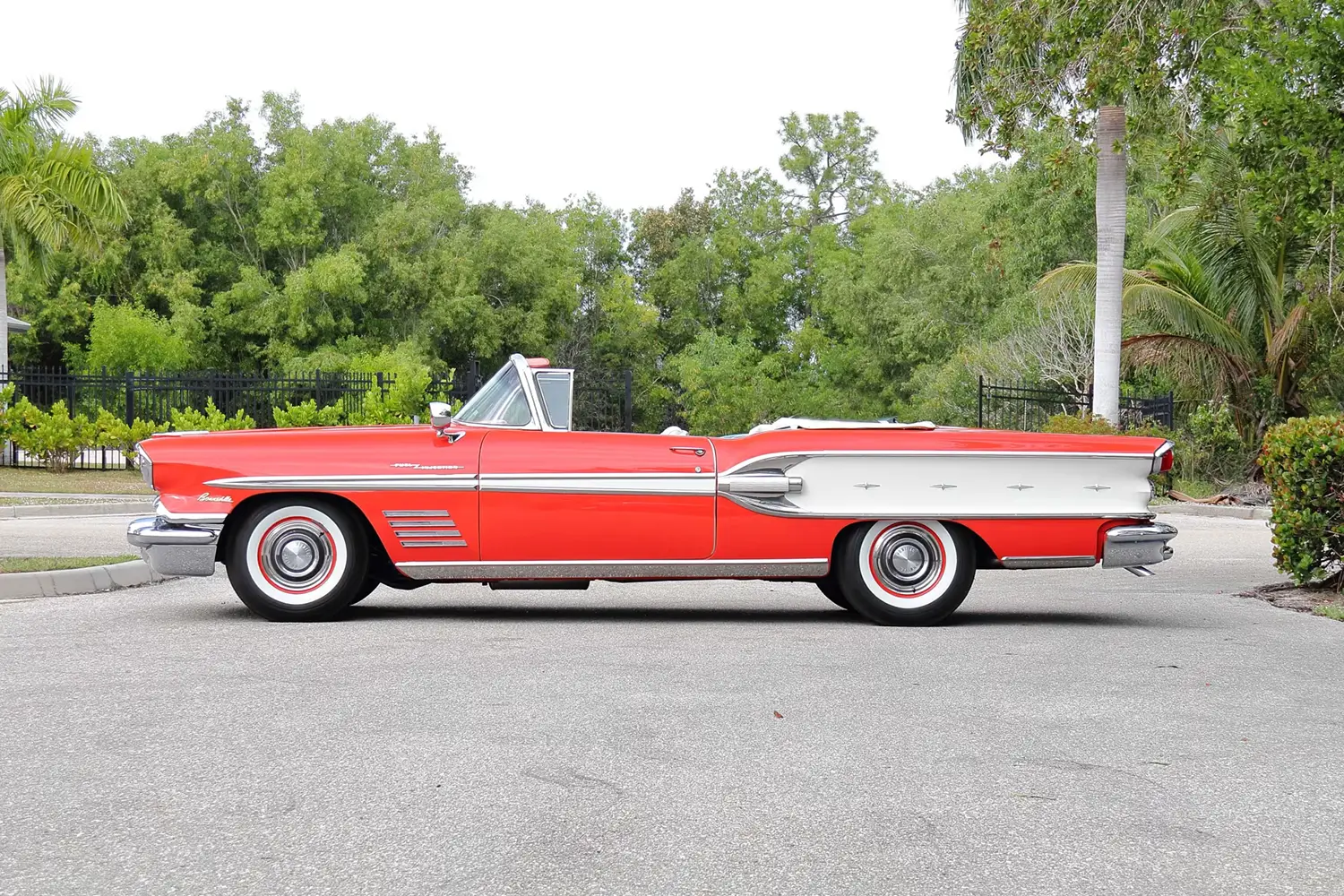 1958 Pontiac Bonneville Convertible