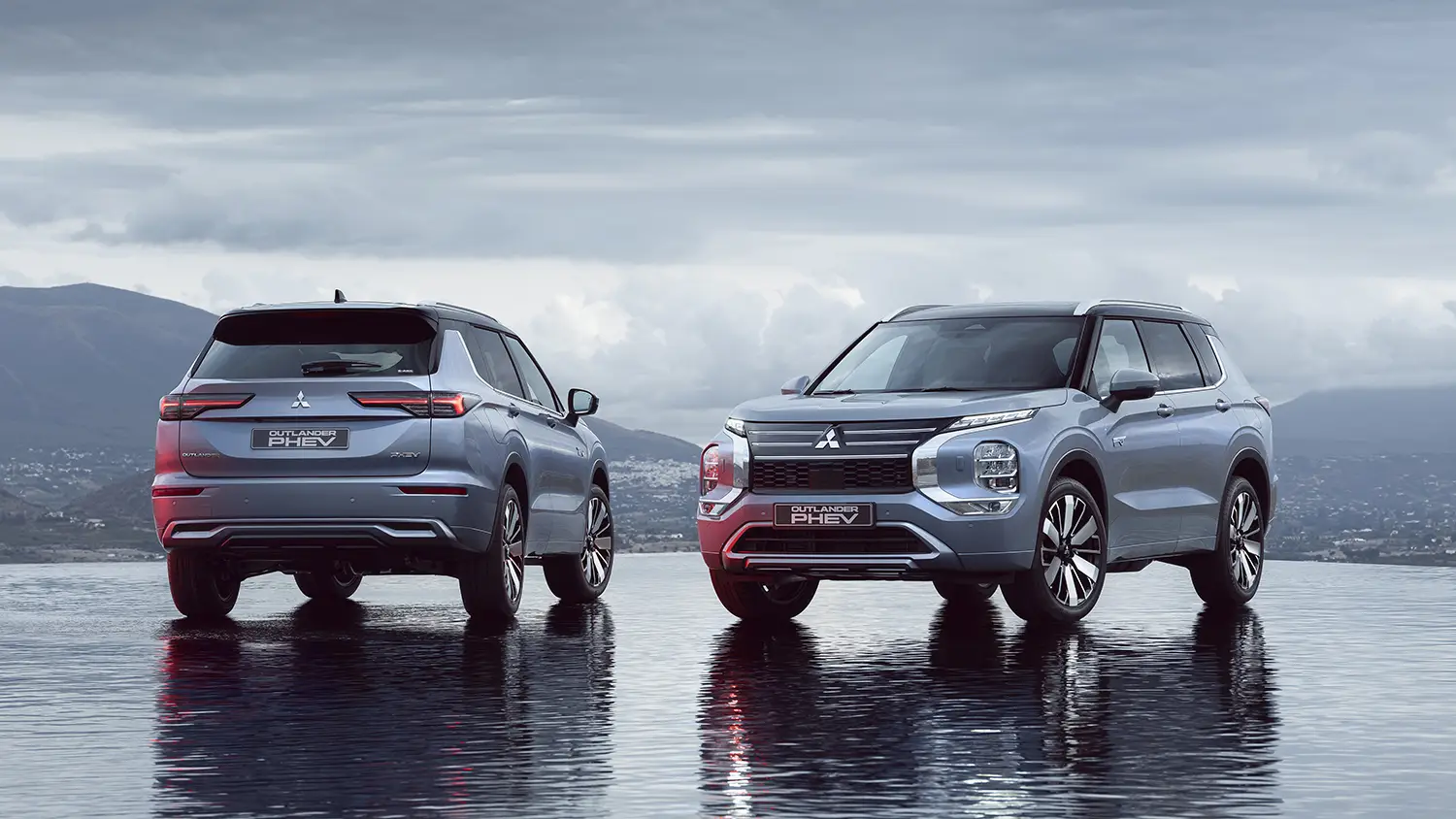Mitsubishi Outlander PHEV and L200 Mitsubishi Outlander PHEV and L200