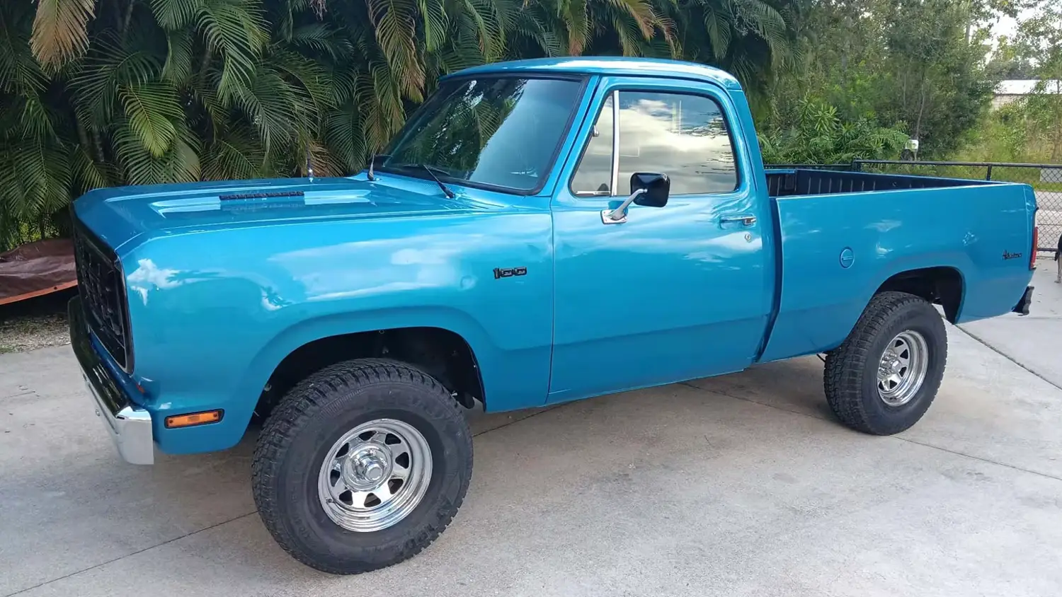 1975 Dodge W10 Pickup