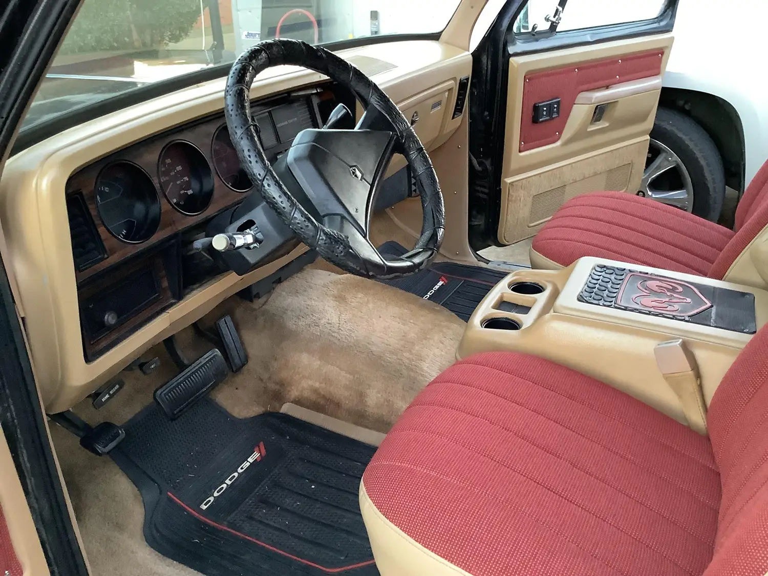 1988 Dodge Ramcharger LE