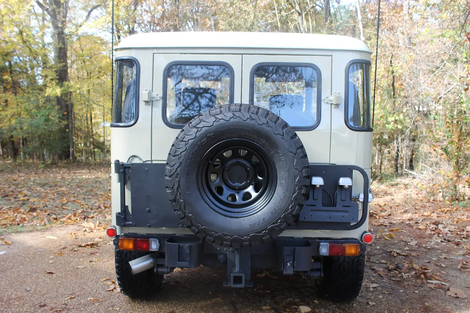 Refurbished 1976 Toyota Land Cruiser FJ40 Refurbished 1976 Toyota Land Cruiser FJ40