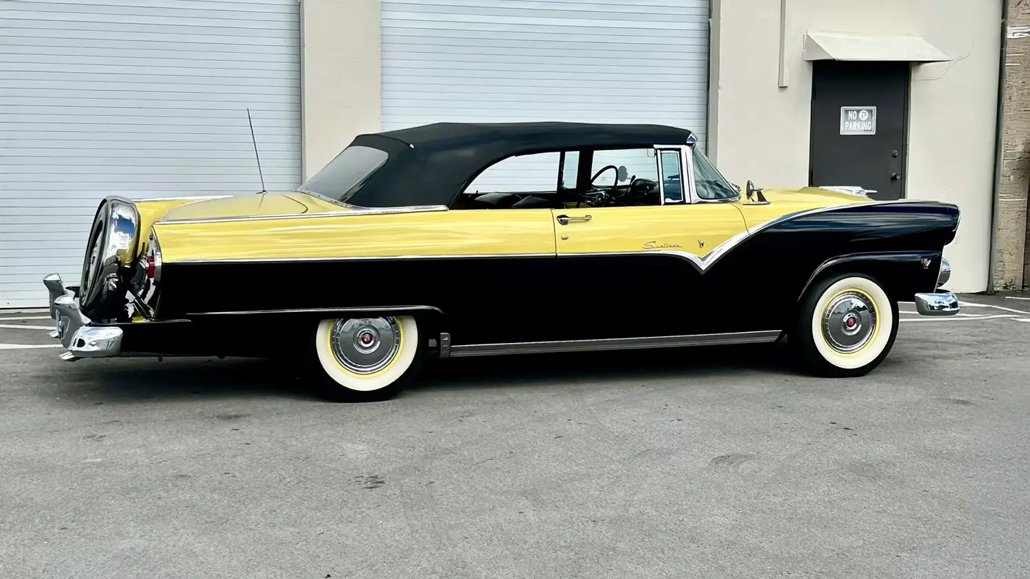 1955 Ford Fairlane Sunliner