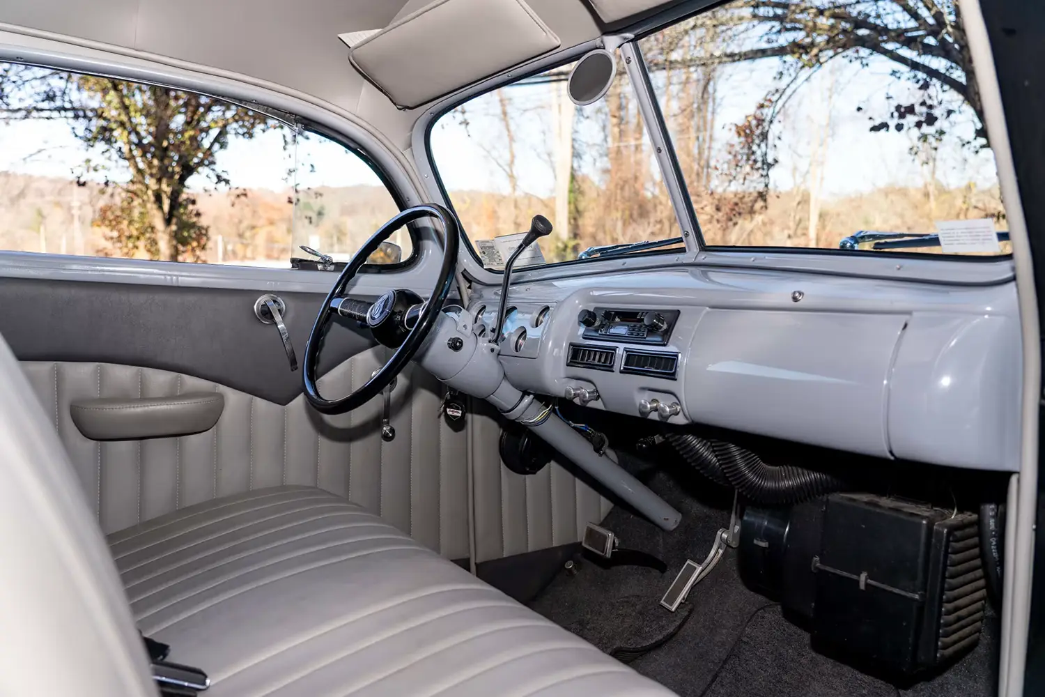 1940 Ford Deluxe Tudor Sedan