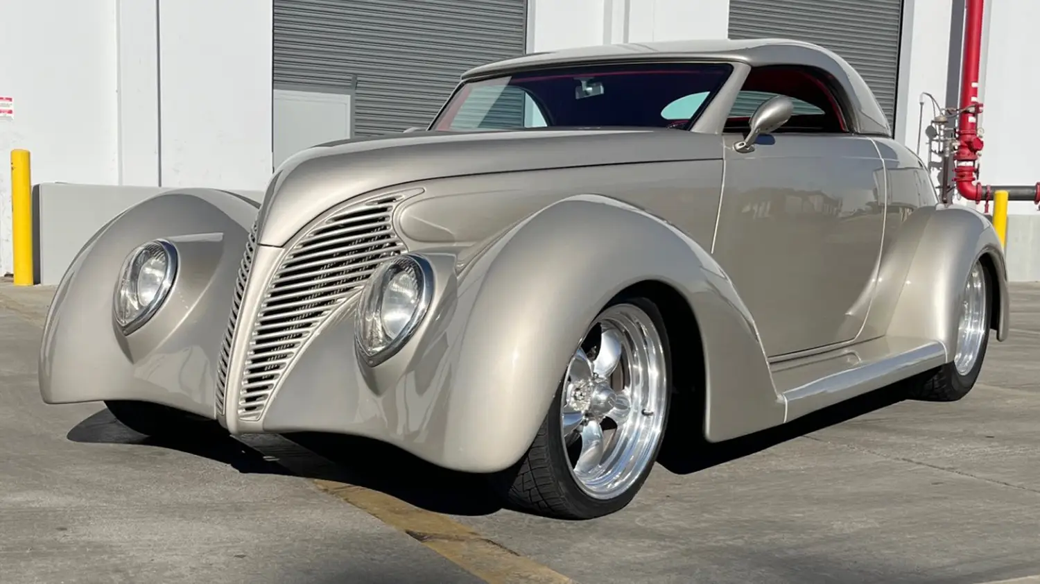 350-Powered '39 Coast To Coast Ford Convertible