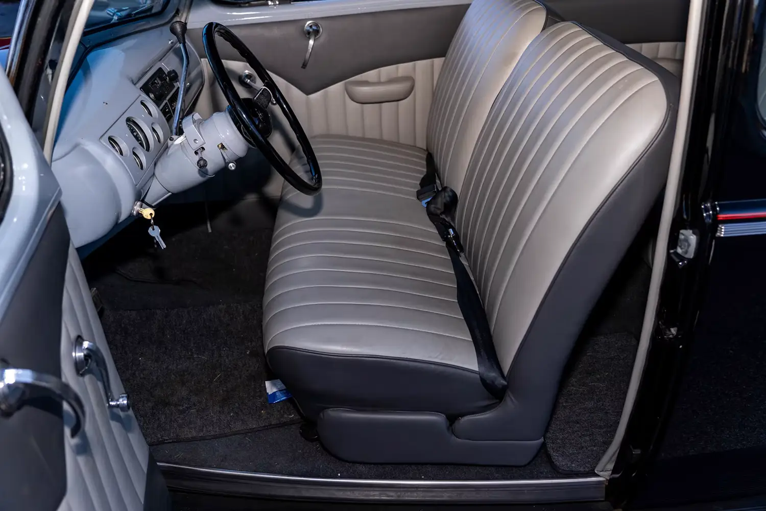 1940 Ford Deluxe Tudor Sedan