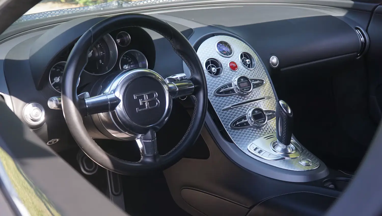 2008 Bugatti Veyron Mansory Vivere 2008 Bugatti Veyron Mansory Vivere