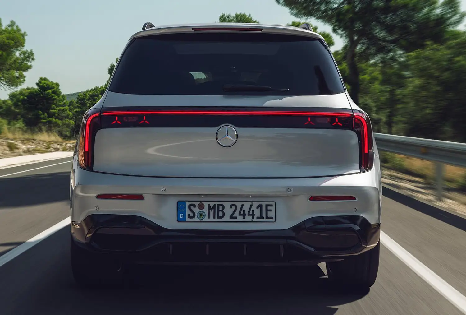 2027 Mercedes-Benz GLB