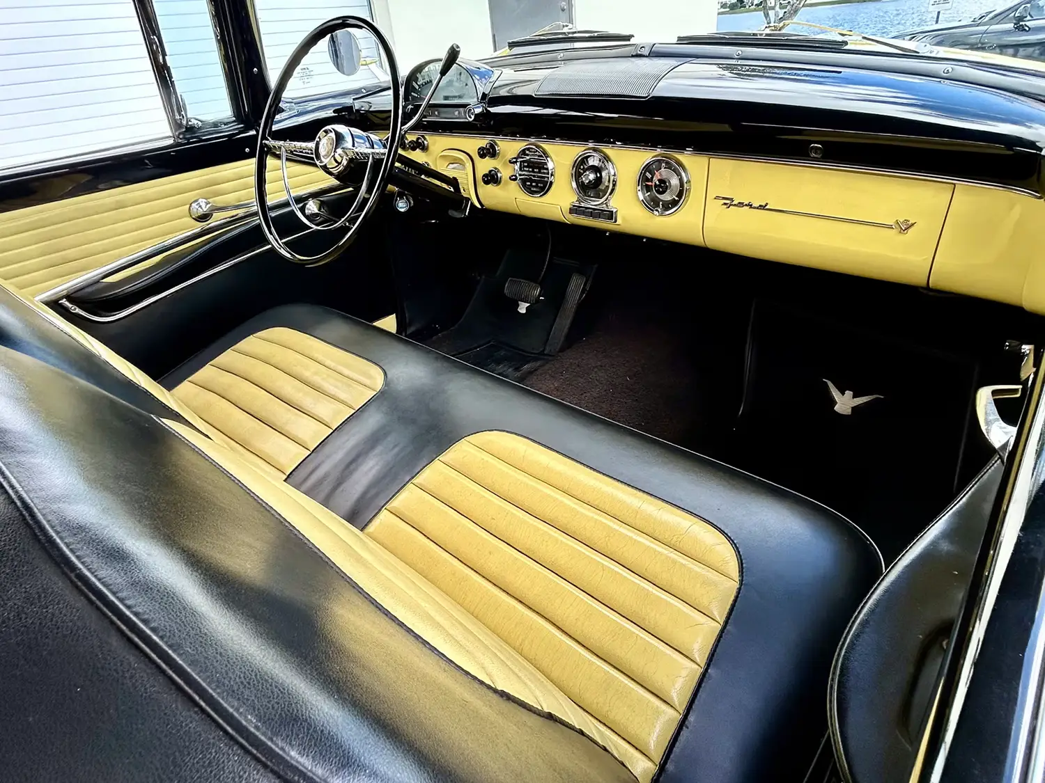 1955 Ford Fairlane Sunliner