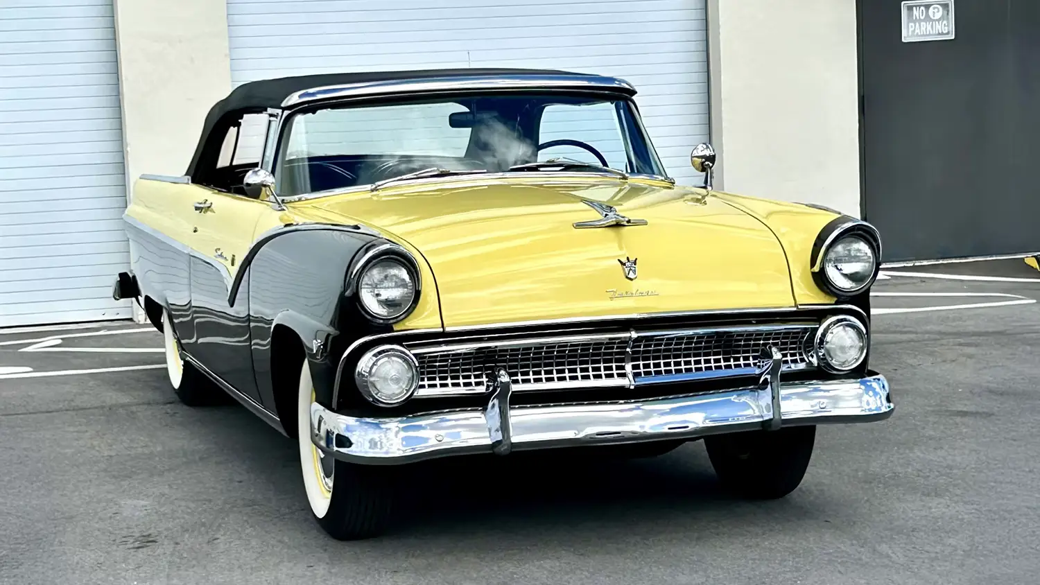 1955 Ford Fairlane Sunliner