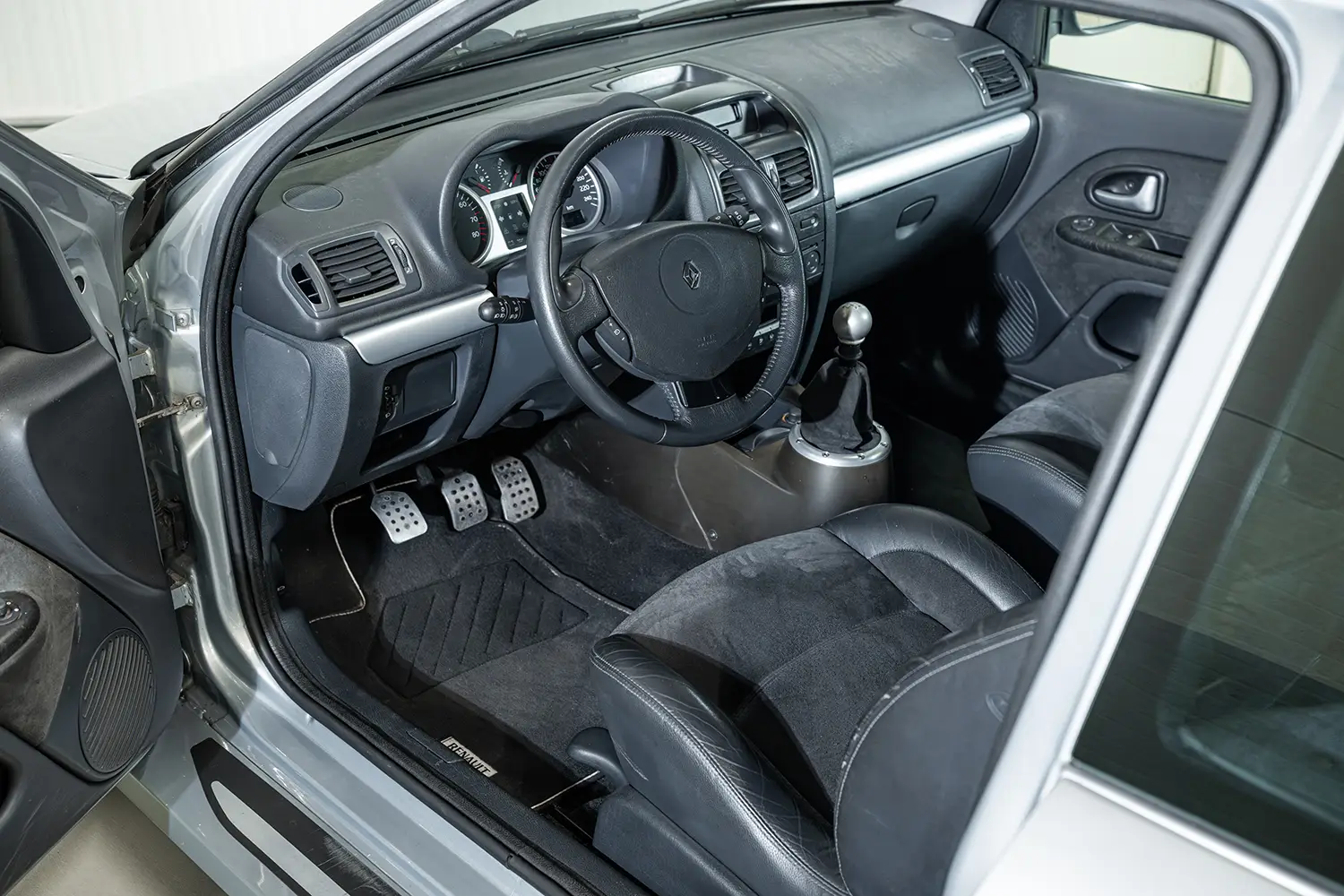 2001 Renault Clio V6 Phase 2 TWR Development Car