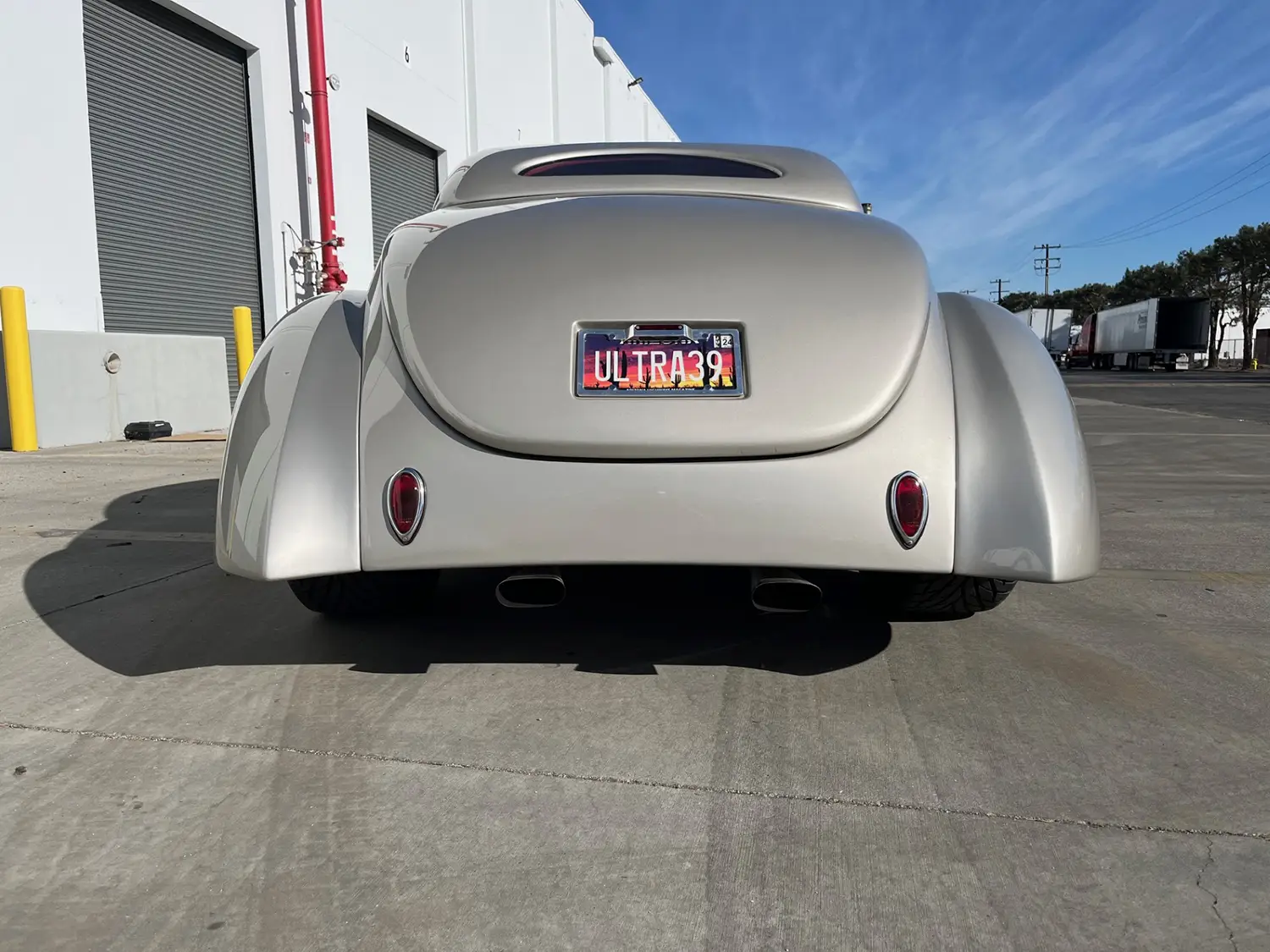 350-Powered '39 Coast To Coast Ford Convertible