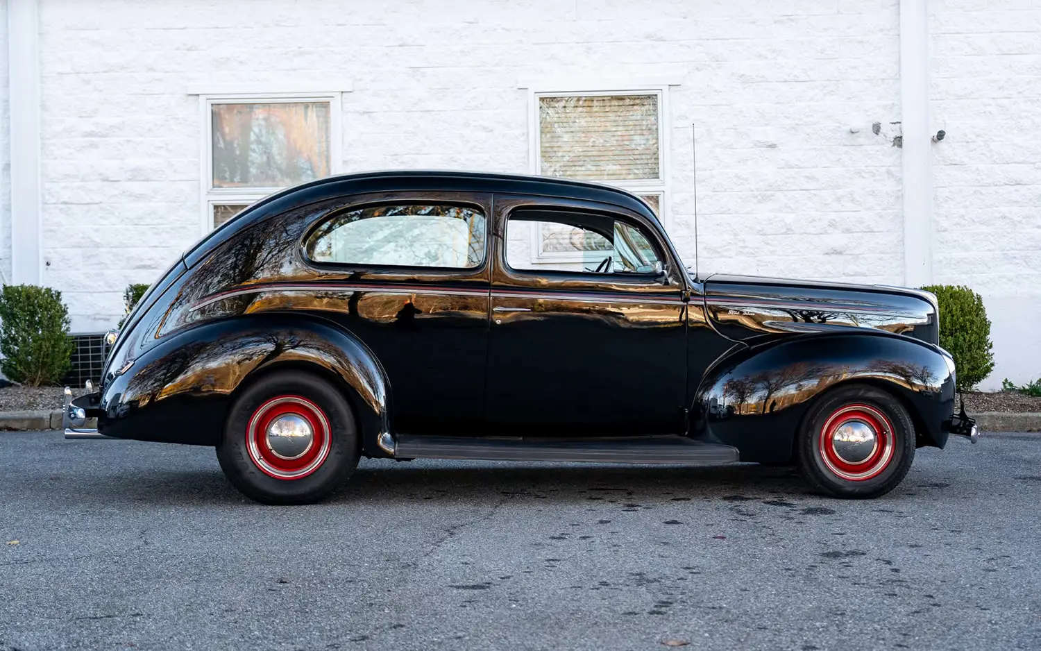 1940 Ford Deluxe Tudor Sedan