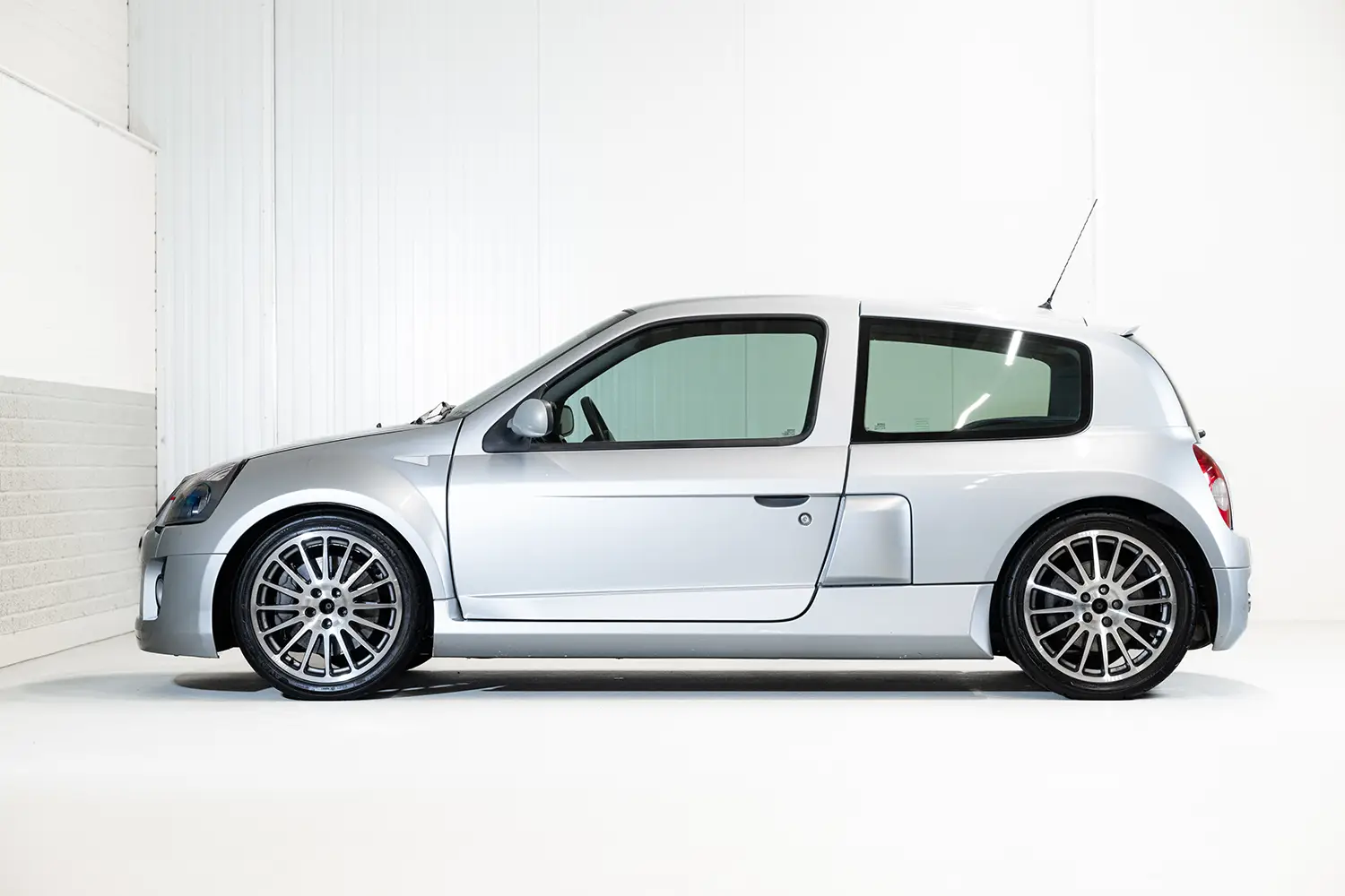 2001 Renault Clio V6 Phase 2 TWR Development Car