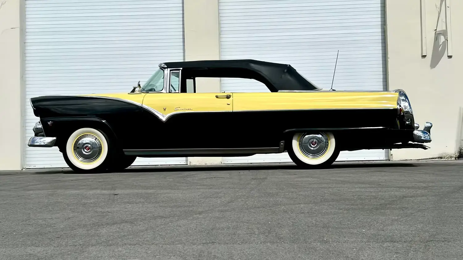 1955 Ford Fairlane Sunliner