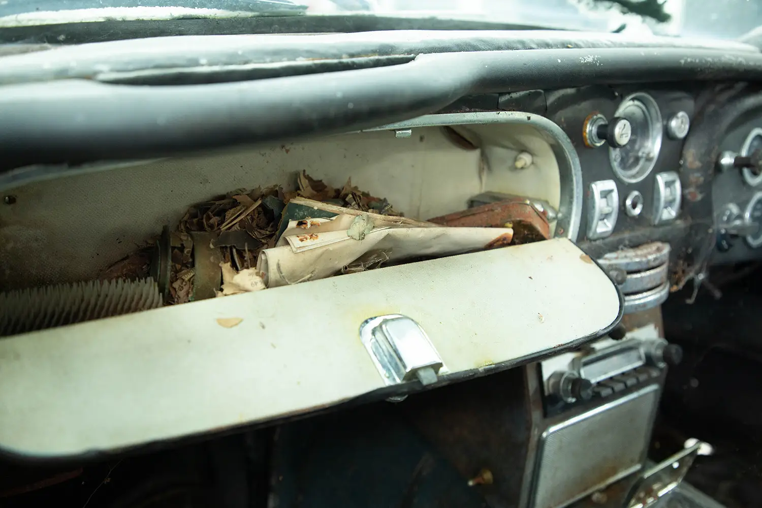 Aston Martin DB5 restoration