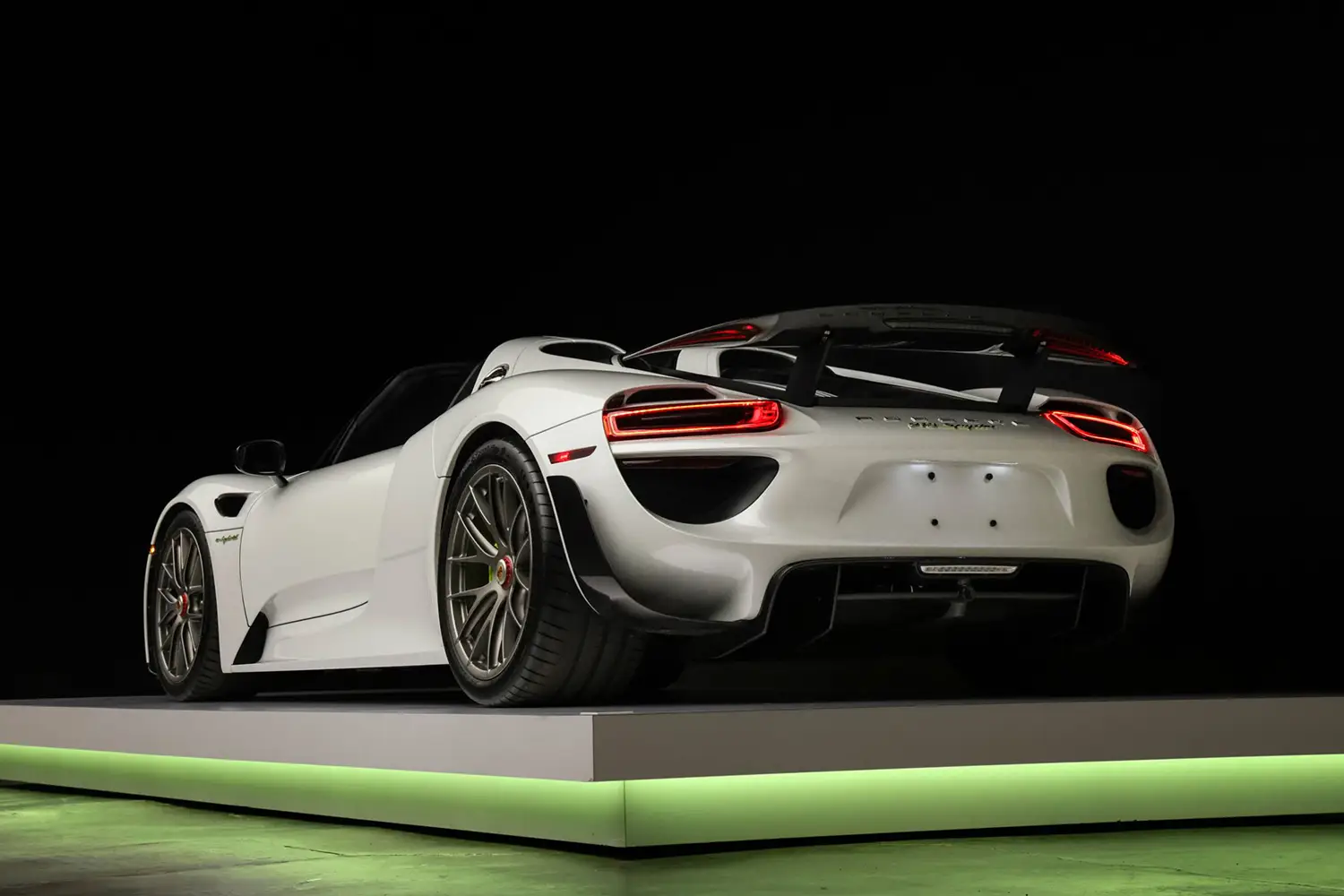 2015 Porsche 918 Spyder Weissach Package