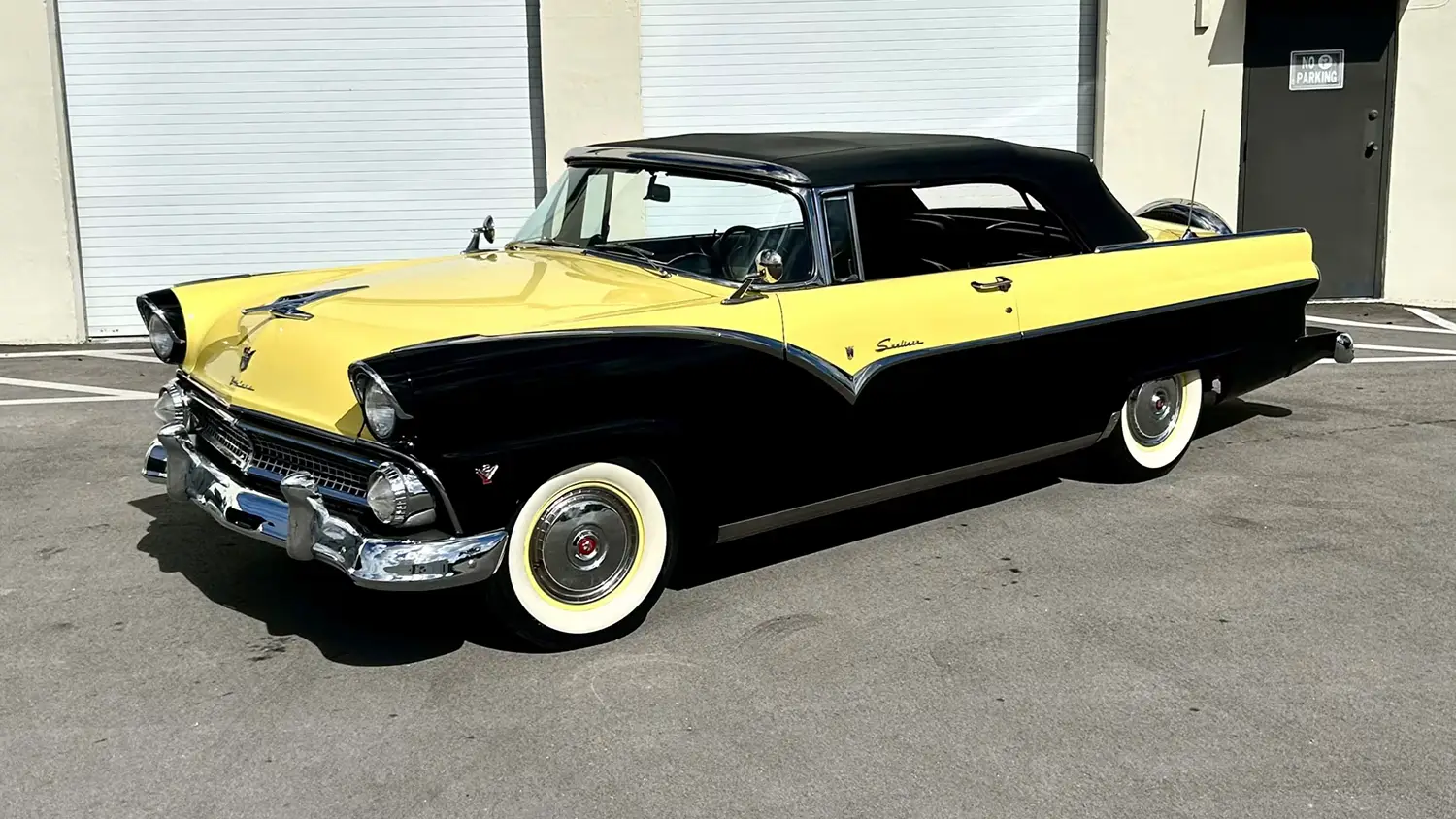 1955 Ford Fairlane Sunliner