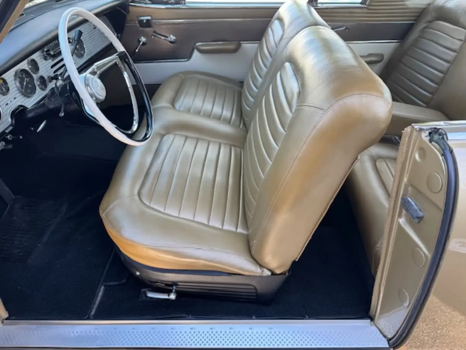 1957 Studebaker Golden Hawk