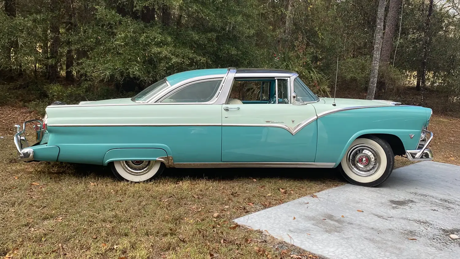 1955 Ford Crown Victoria Skyliner