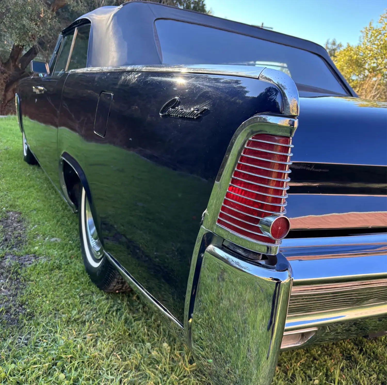 1965 Lincoln Continental convertible