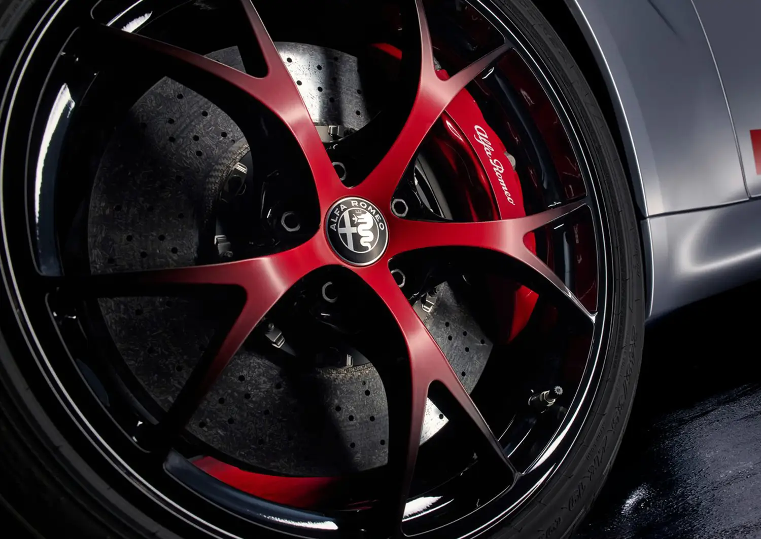 Alfa Romeo Giulia Quadrifoglio Luna Rossa