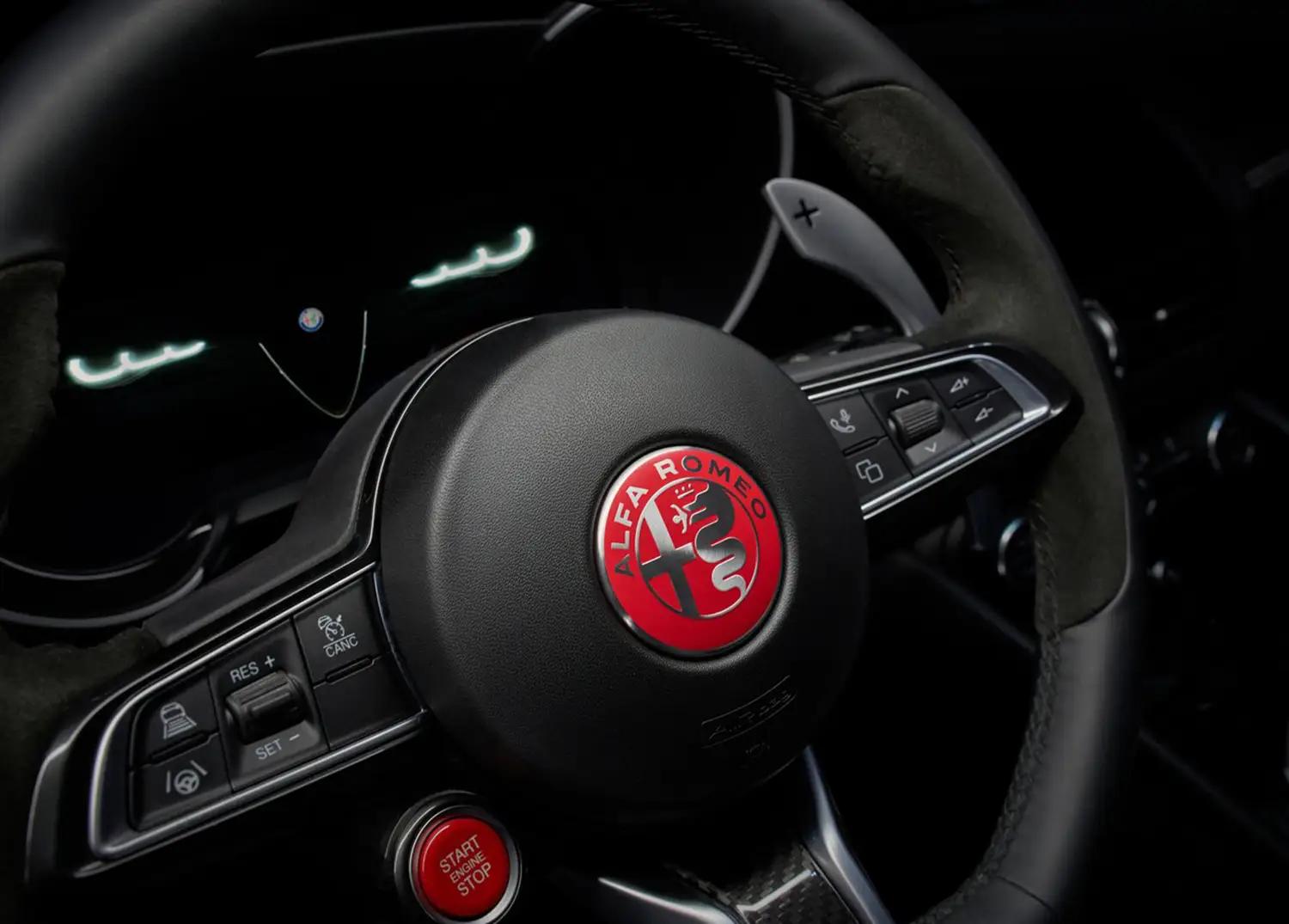 Alfa Romeo Giulia Quadrifoglio Luna Rossa