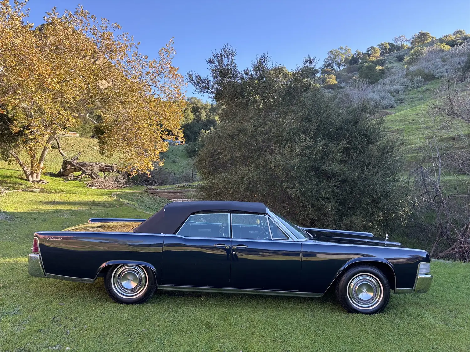 1965 Lincoln Continental convertible