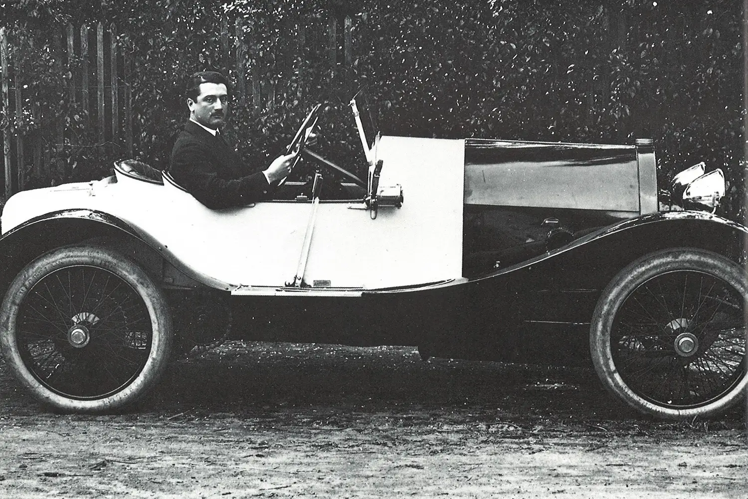 Broad Arrow Paris Rétromobile