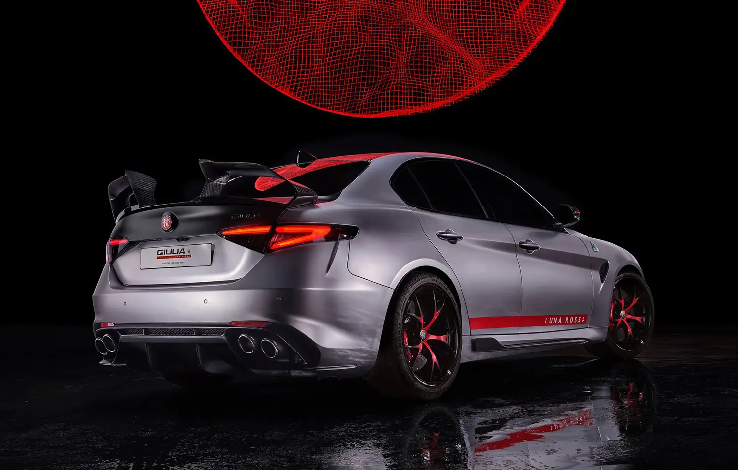Alfa Romeo Giulia Quadrifoglio Luna Rossa