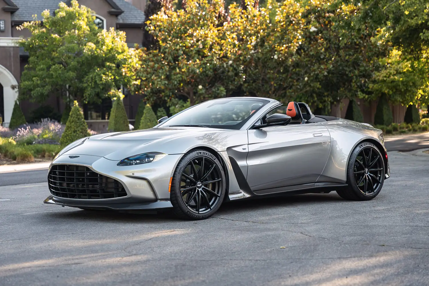 2023 Aston Martin V12 Vantage Roadster