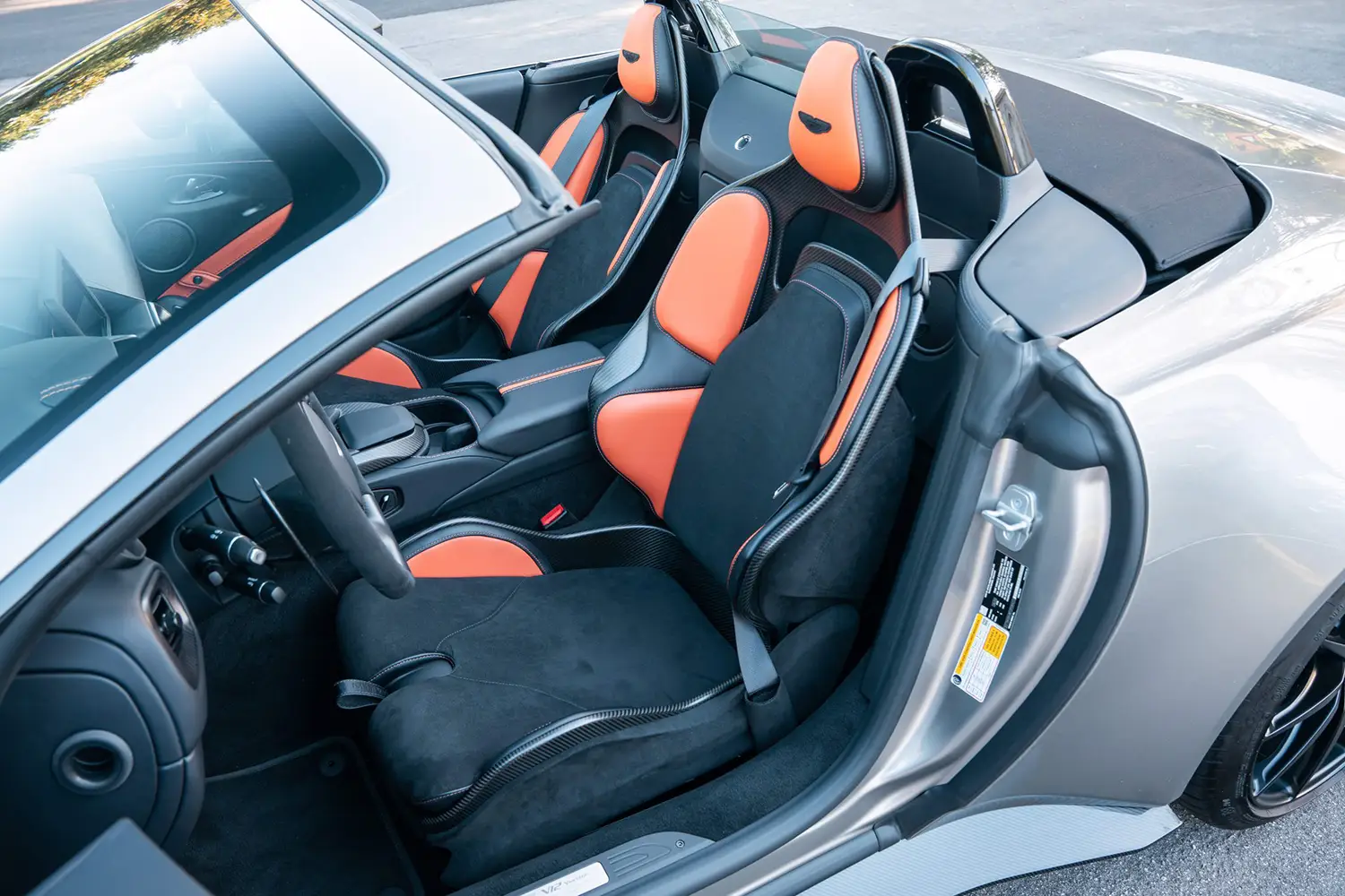 2023 Aston Martin V12 Vantage Roadster