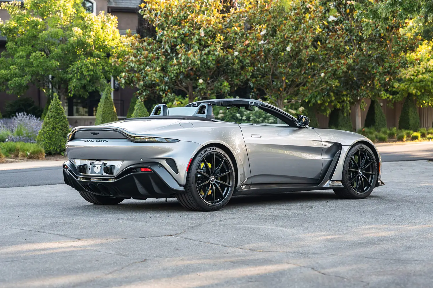 2023 Aston Martin V12 Vantage Roadster