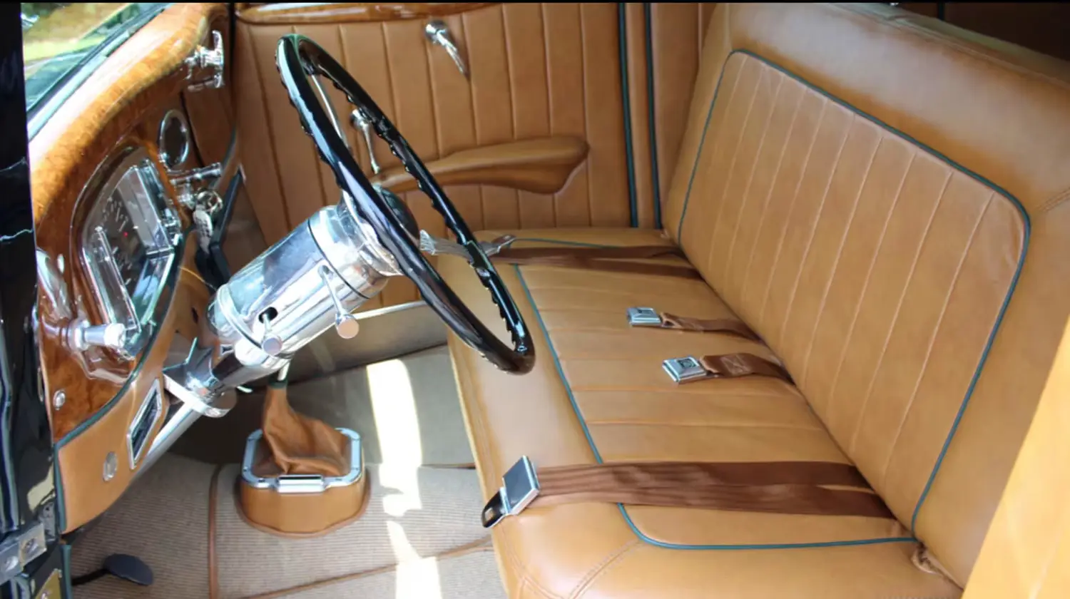 1934 Ford Deluxe Fordor Sedan