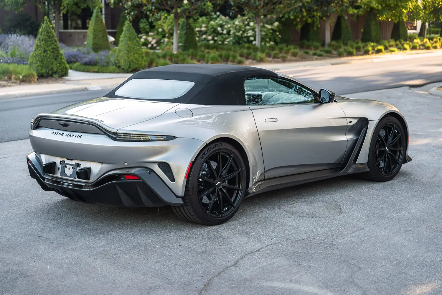 2023 Aston Martin V12 Vantage Roadster