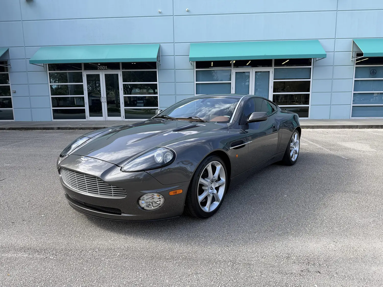 2004 Aston Martin V12 Vanquish