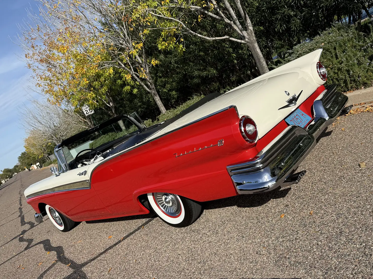 1957 Ford Fairlane 500 Sunliner