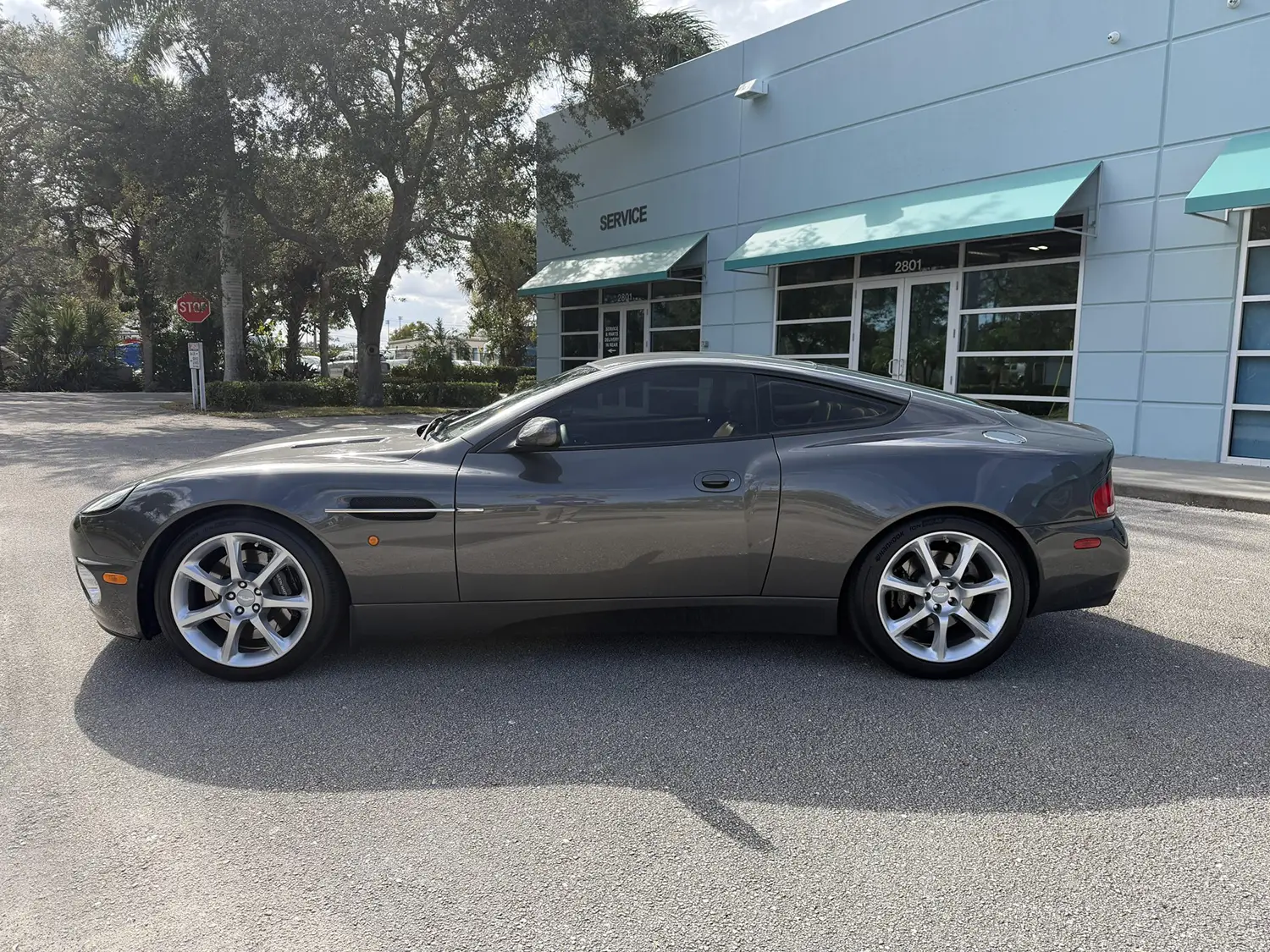 2004 Aston Martin V12 Vanquish