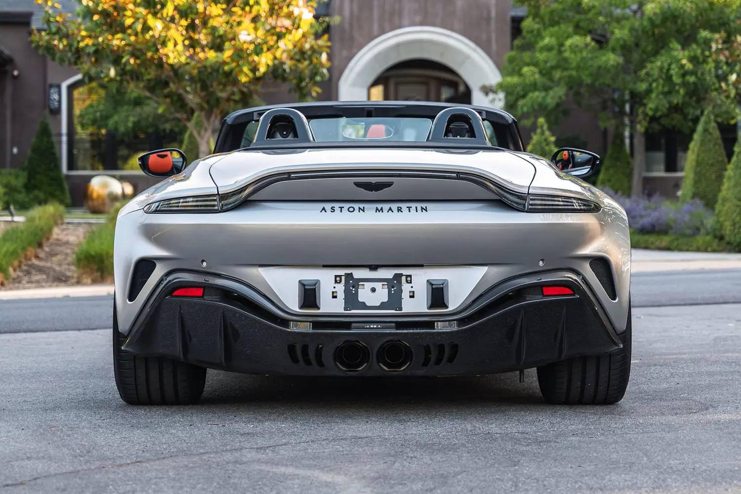 2023 Aston Martin V12 Vantage Roadster