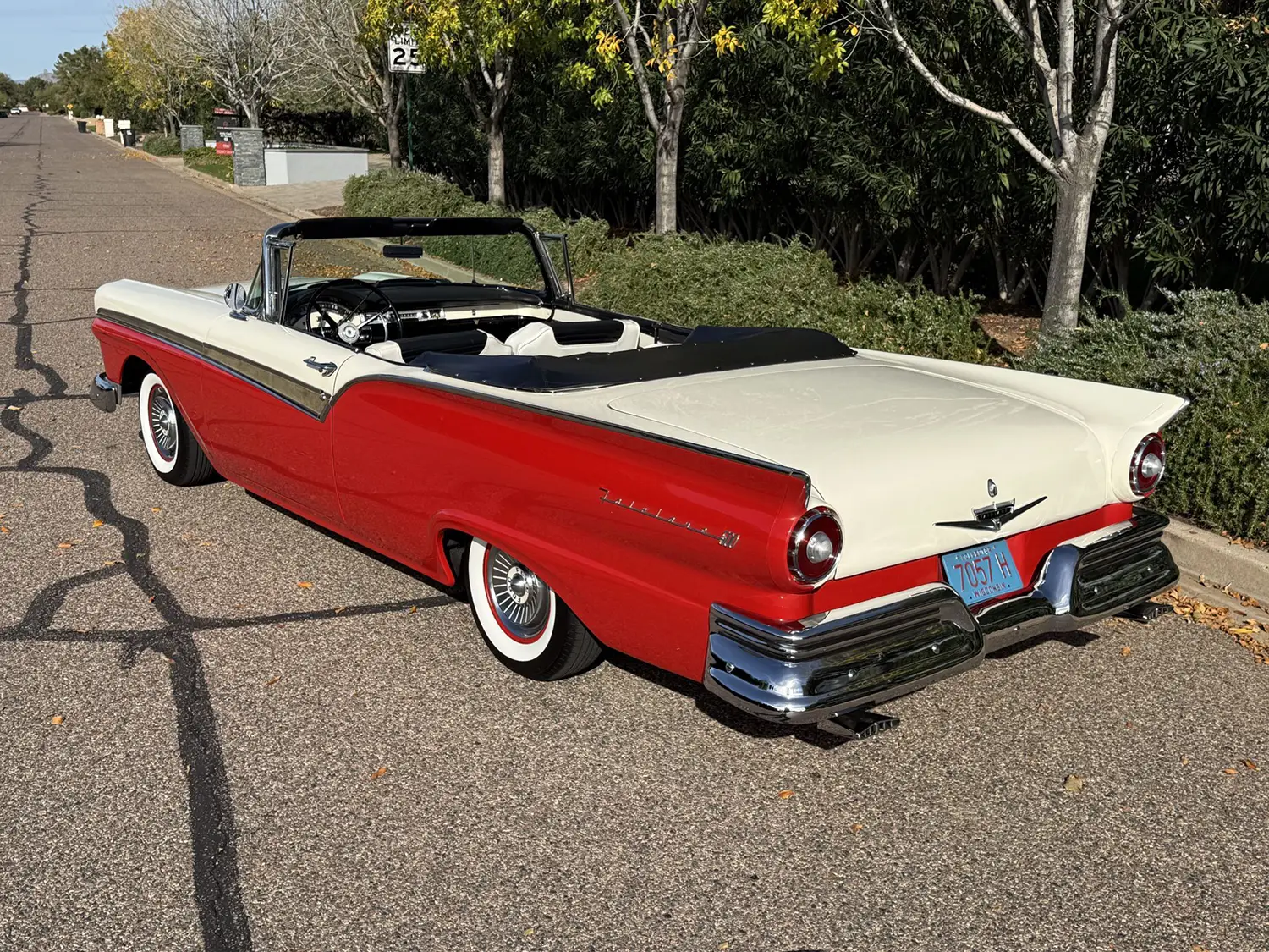 1957 Ford Fairlane 500 Sunliner